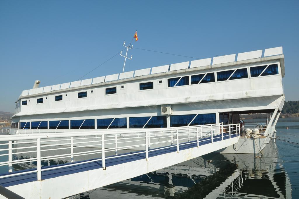 Hotel Brod Panini Veles Exteriör bild