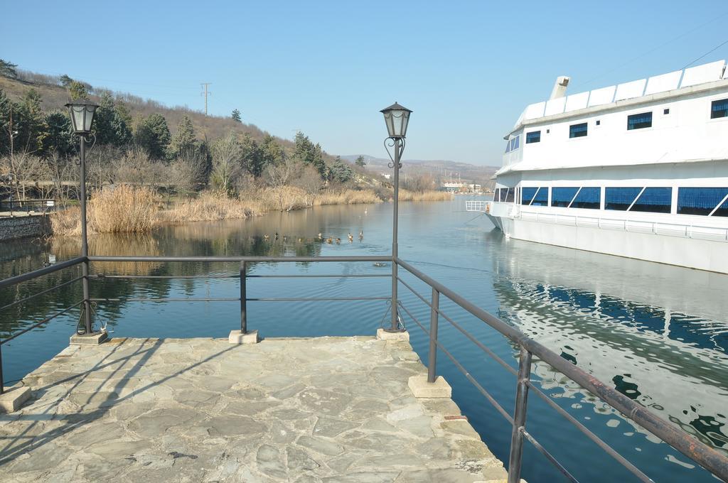 Hotel Brod Panini Veles Exteriör bild